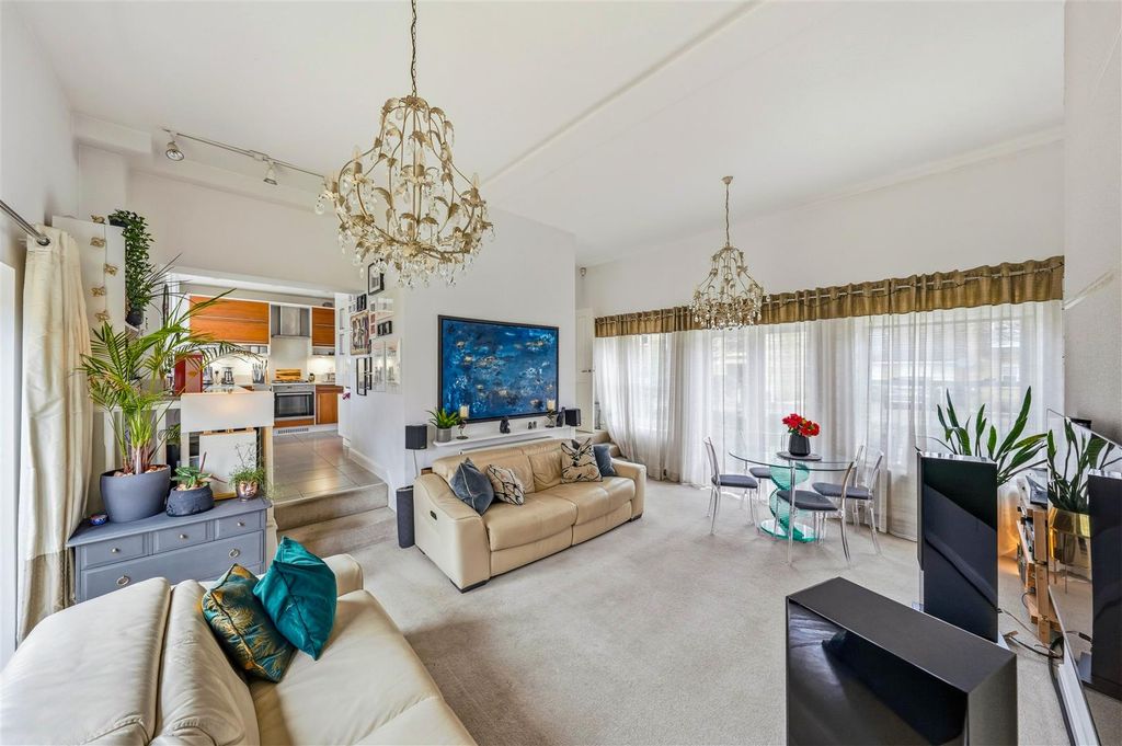 Property photo 3 of 30 Photosinternal-6.Jpg