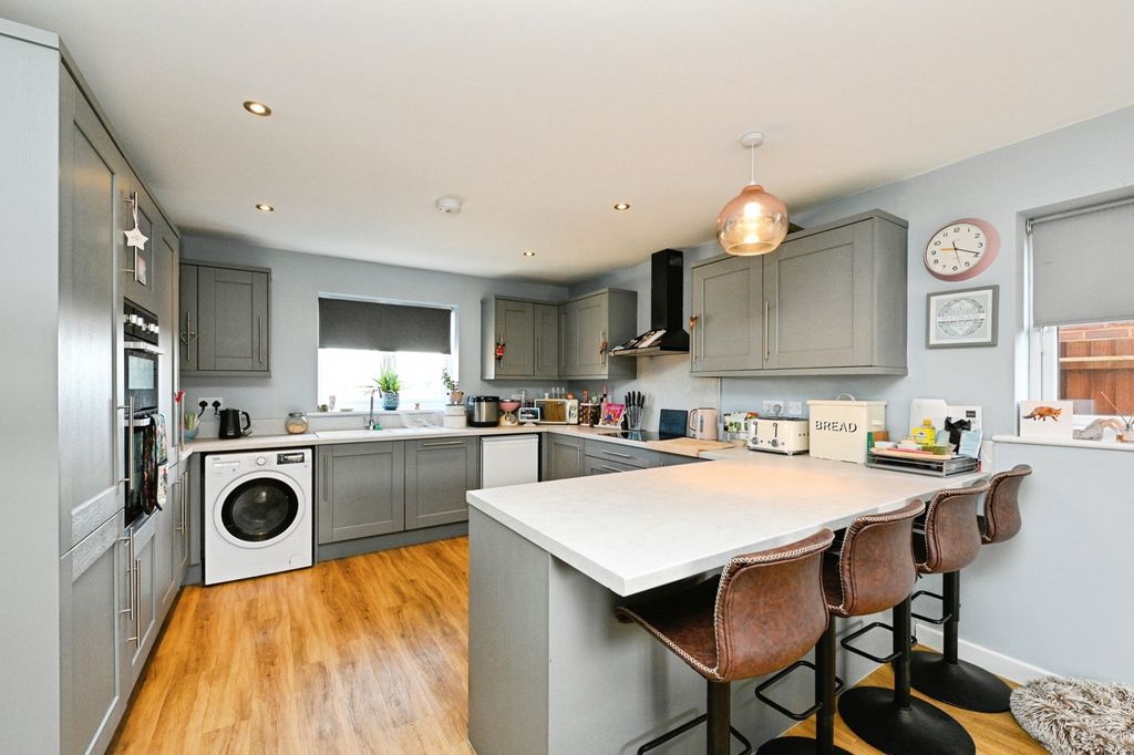 Property photo 2 of 22 Pbox-Img.Jpg