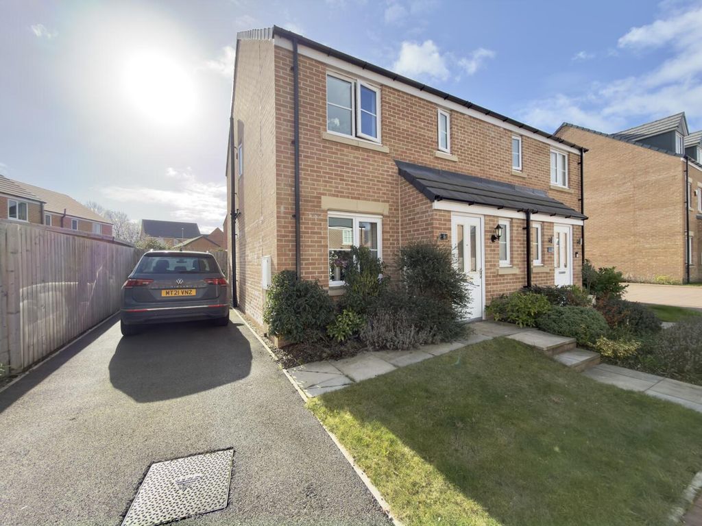 Property photo 2 of 15 Front (Exterior)