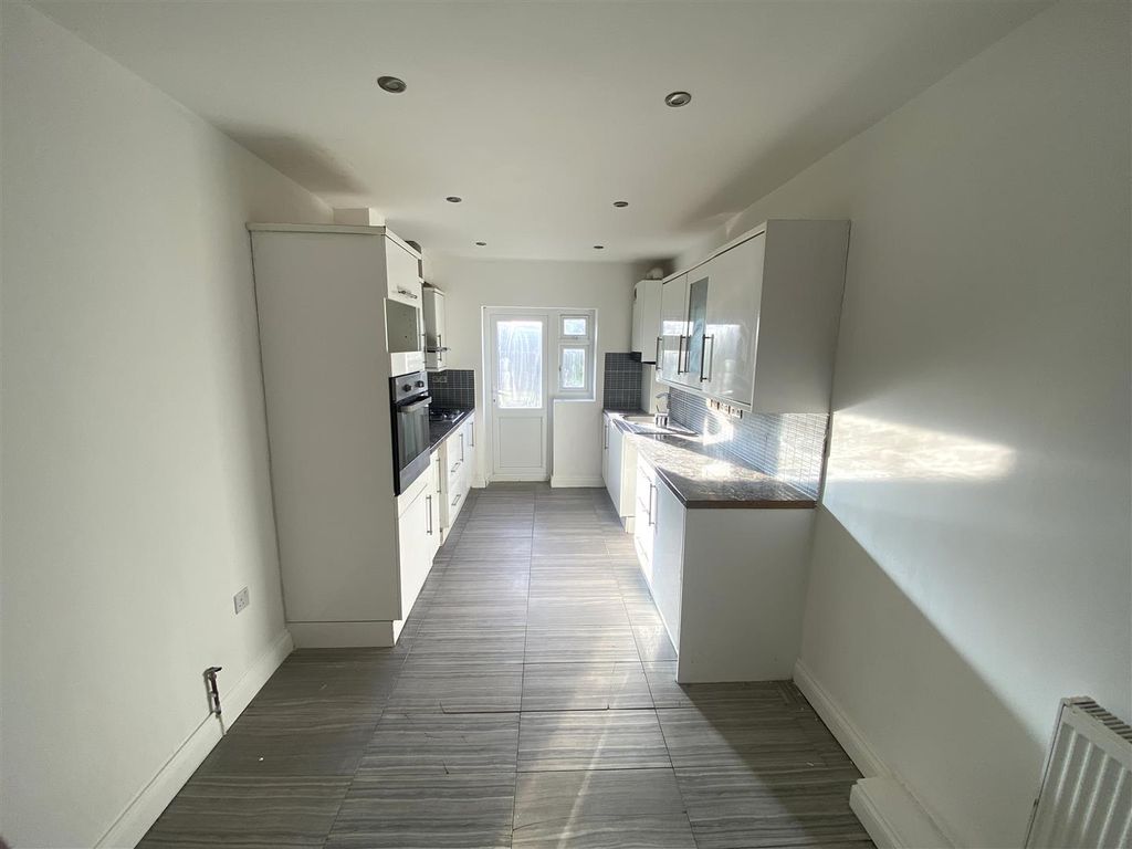 Property photo 3 of 12 Image00016.Jpeg