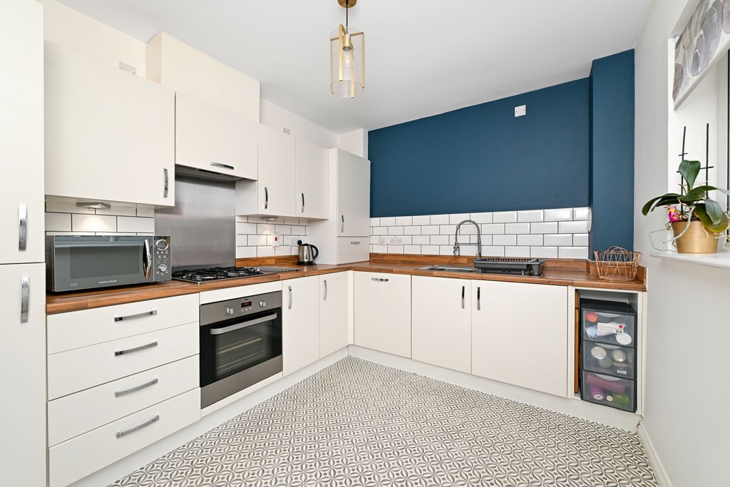 Property photo 3 of 11 Property Image 3