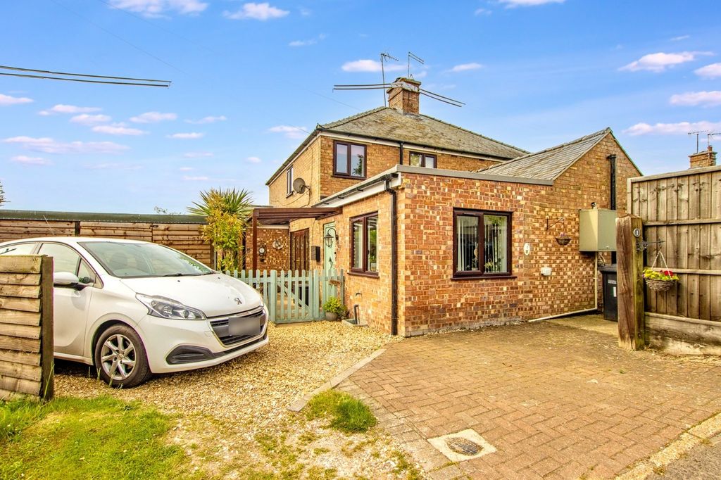 Property photo 2 of 30 4276354