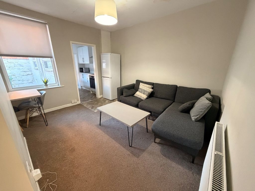 Property photo 2 of 7 Picture No. 10