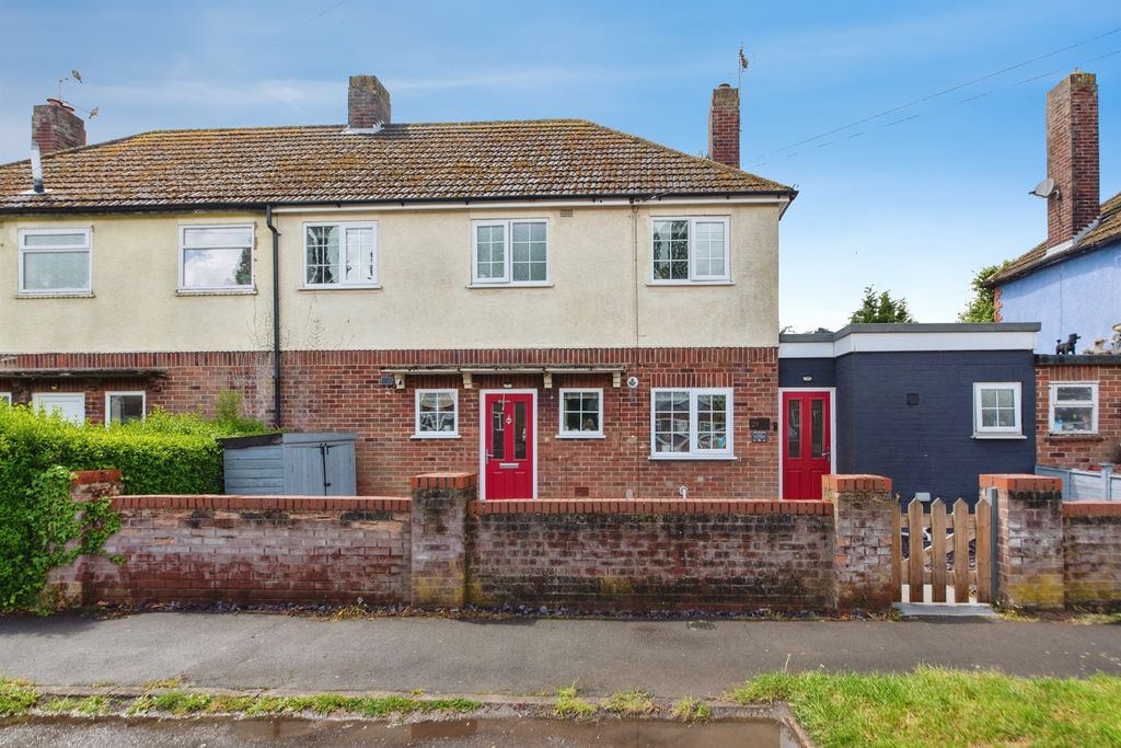 Property photo 1 of 32