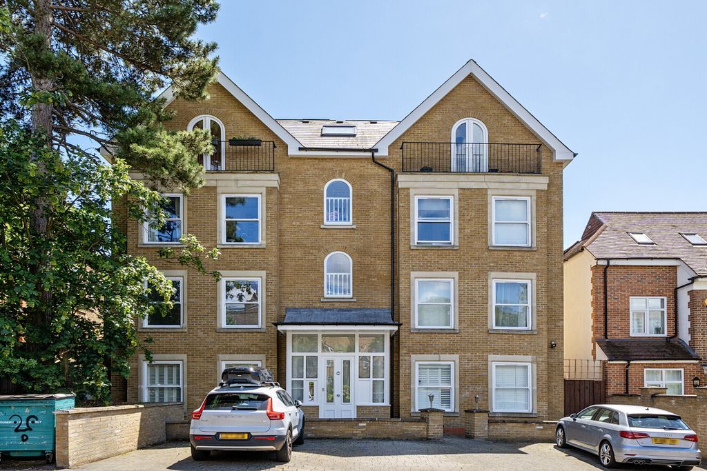 Property photo 1 of 13 1467878-2-6A28035...