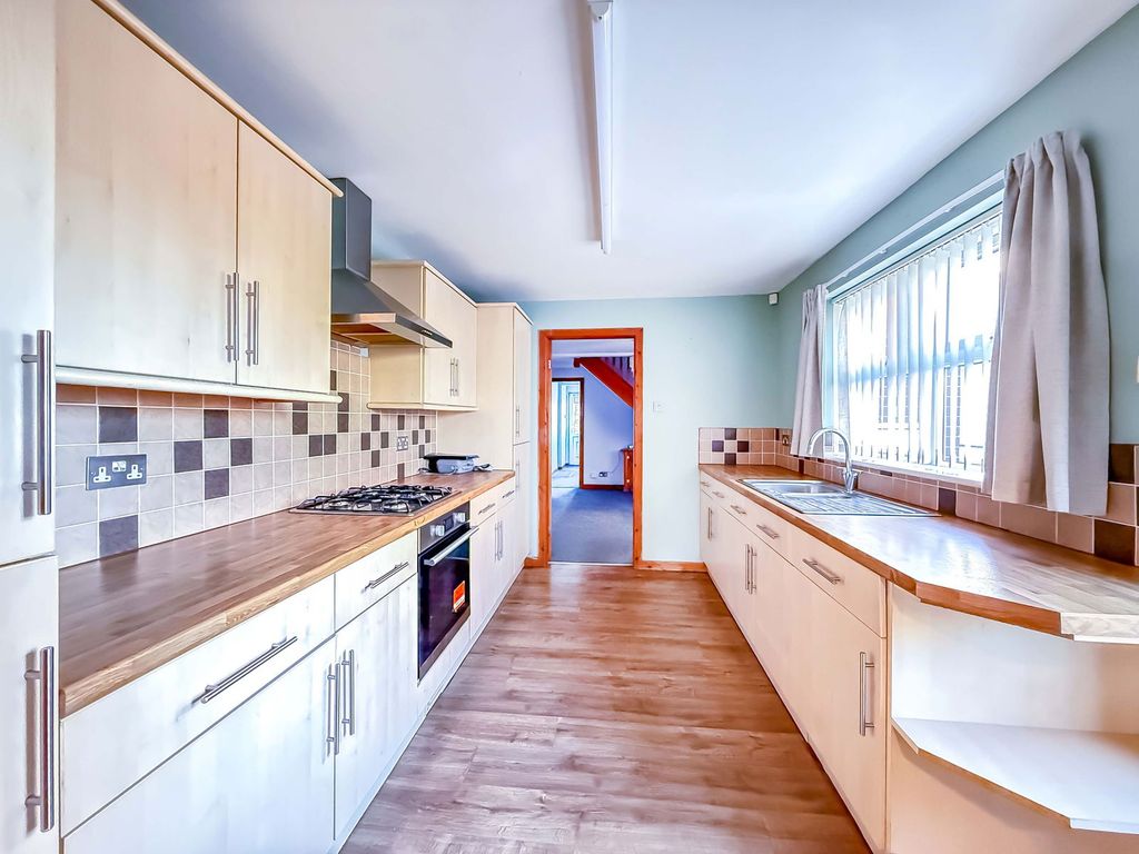 Property photo 3 of 27