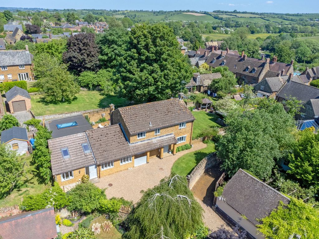 Property photo 1 of 51