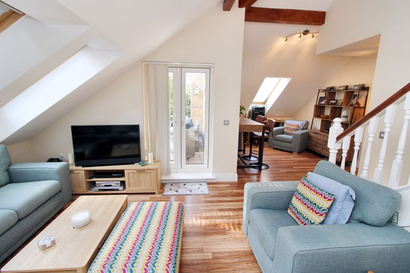 Property photo 3 of 20 Photo 11