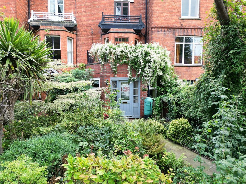 Property photo 1 of 27