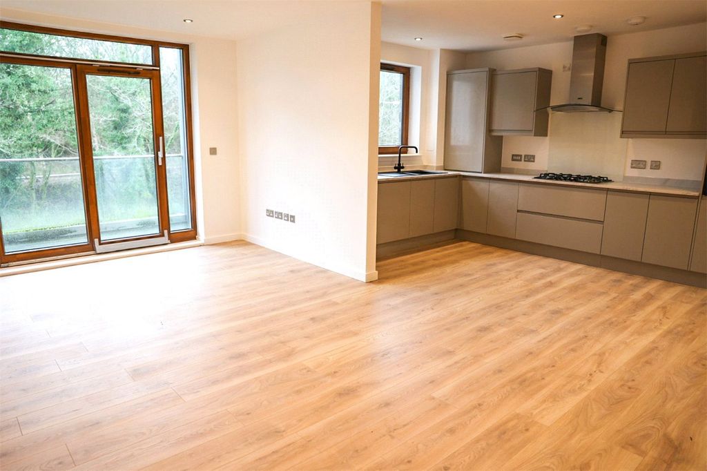 Property photo 3 of 19 Lounge