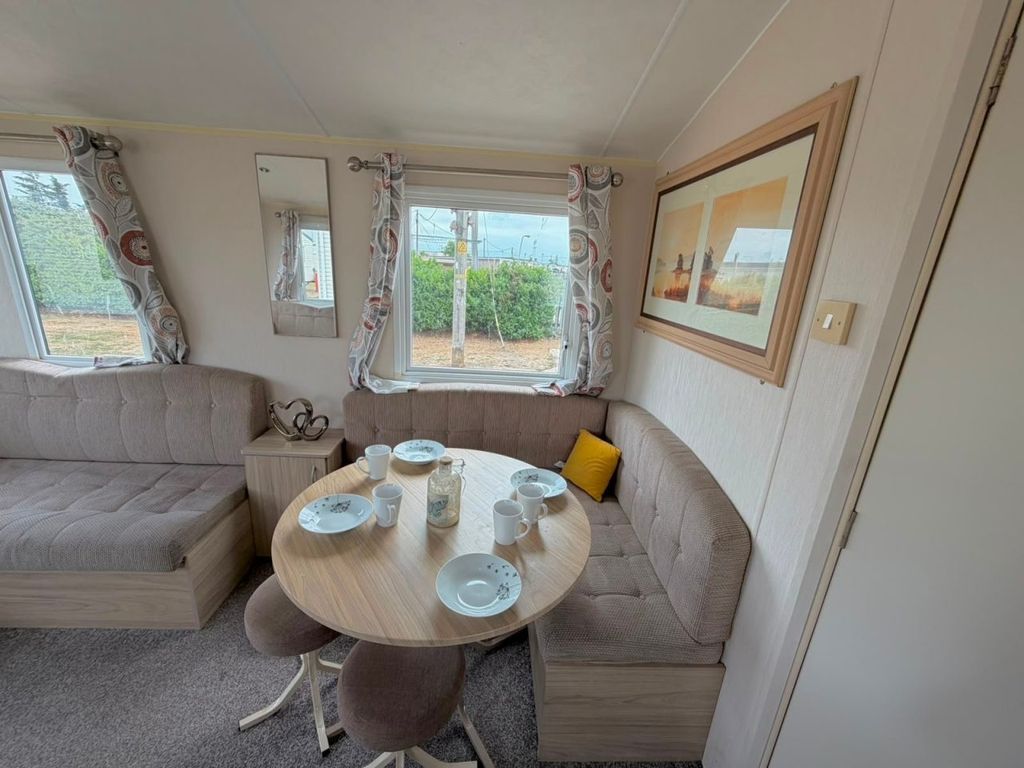 Property photo 2 of 8 Willerby Solar 2013 Car0028223 146048913.Jpeg