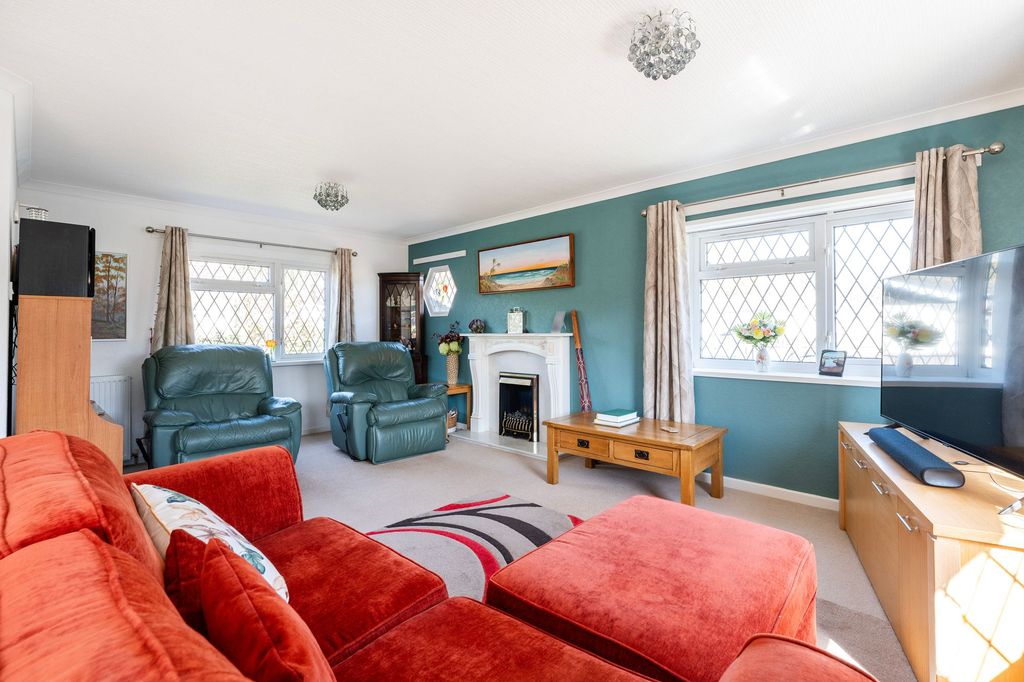 Property photo 3 of 20