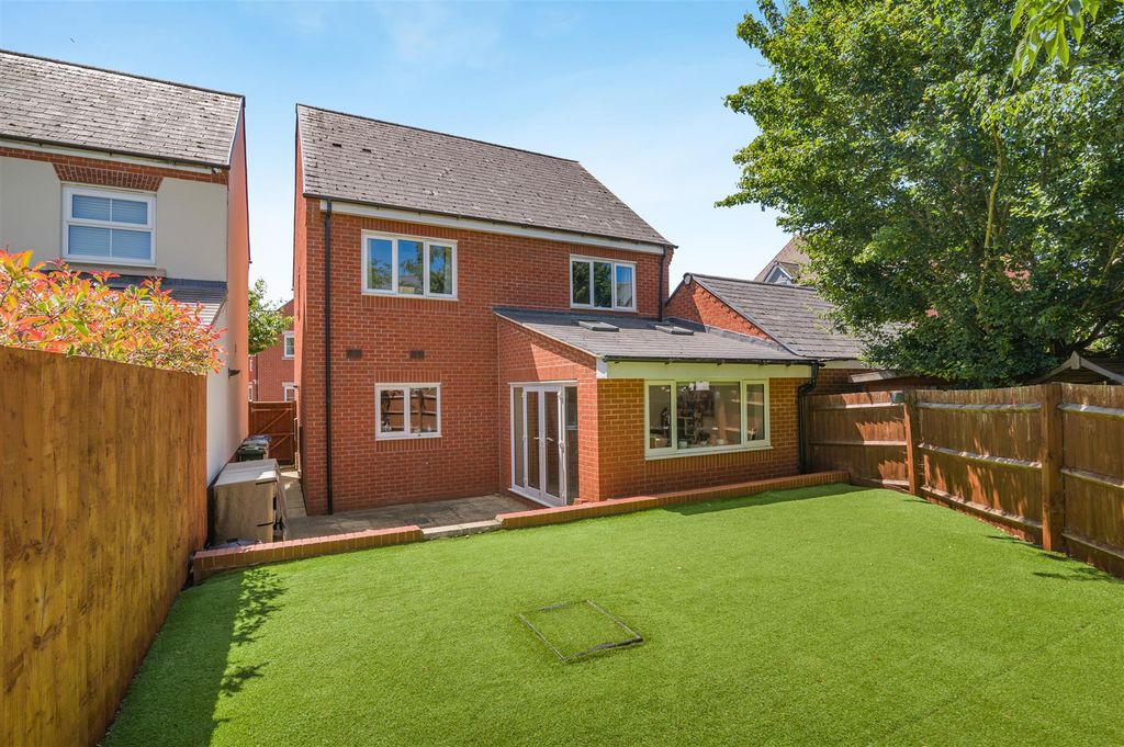 Property photo 2 of 30
