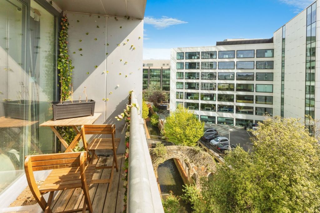 Property photo 1 of 35