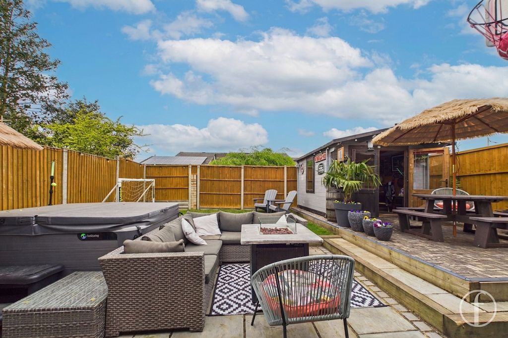 Property photo 2 of 23