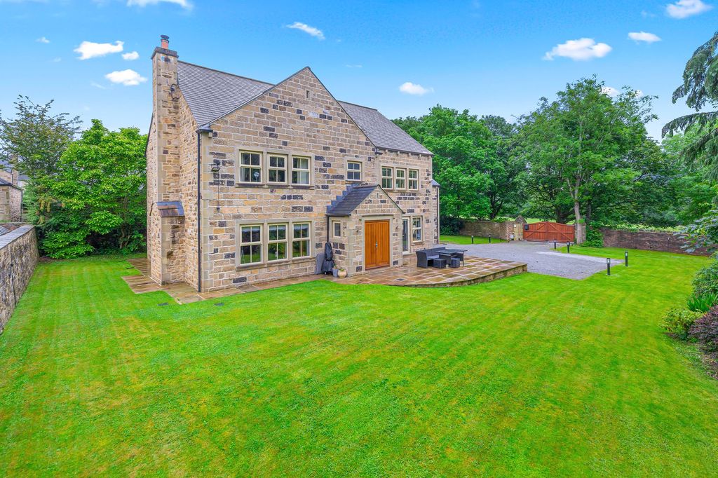 Property photo 1 of 42