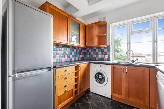 Property photo 2 of 10 Kitchen