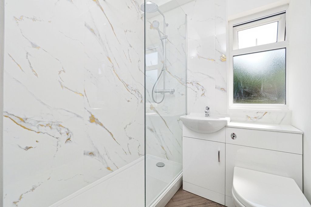 Property photo 2 of 16 Shower Room