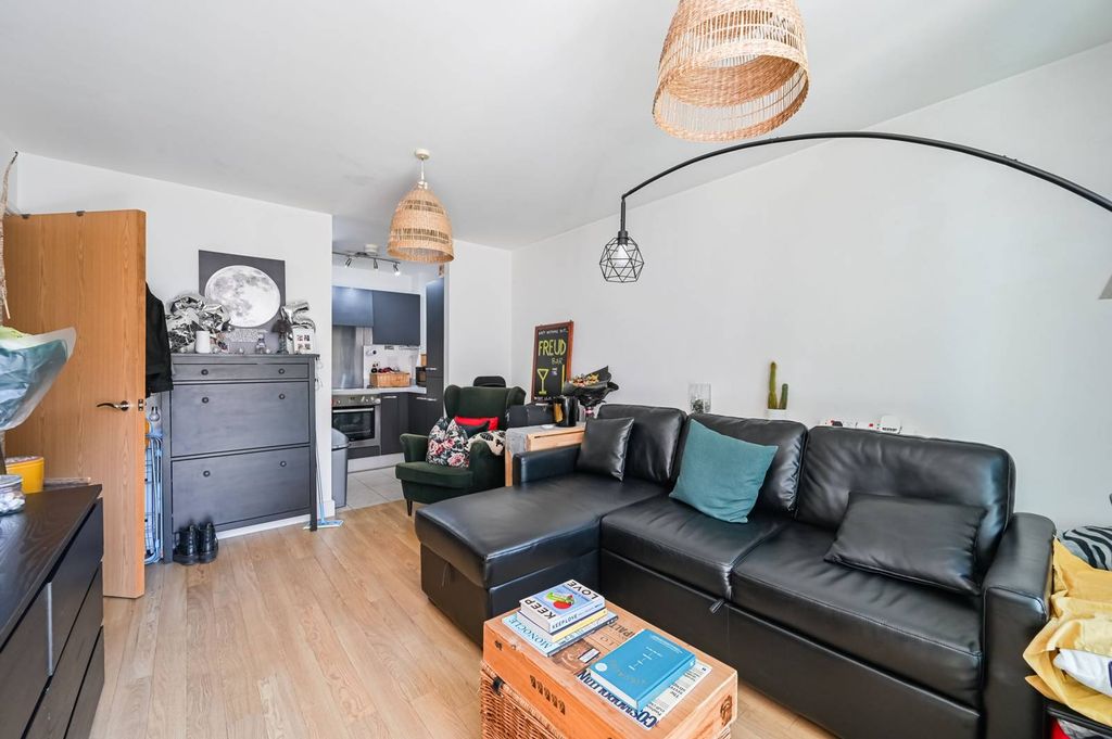 Property photo 3 of 12