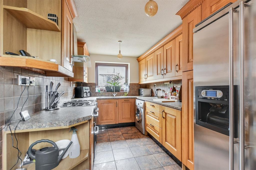 Property photo 2 of 18 Kitchen_1.Jpeg
