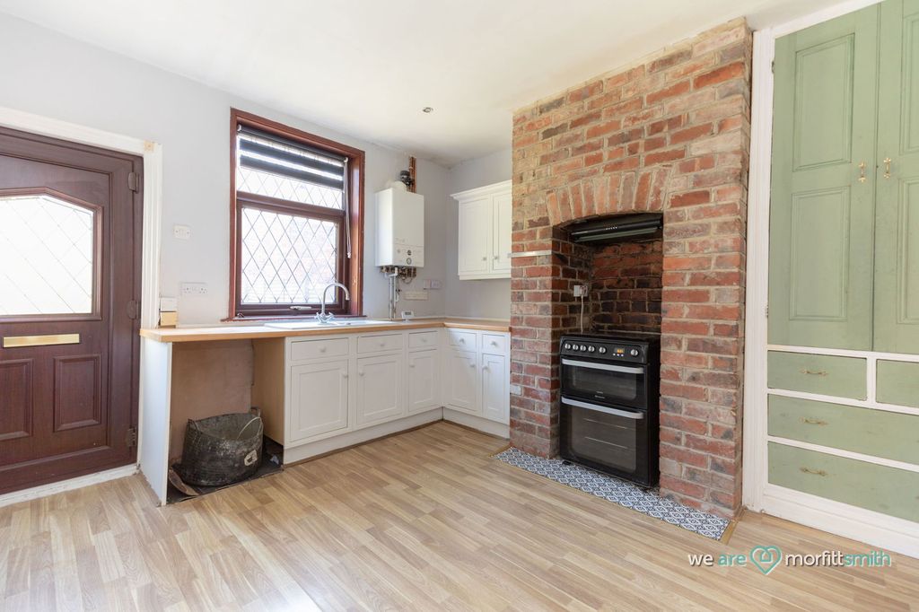 Property photo 2 of 16