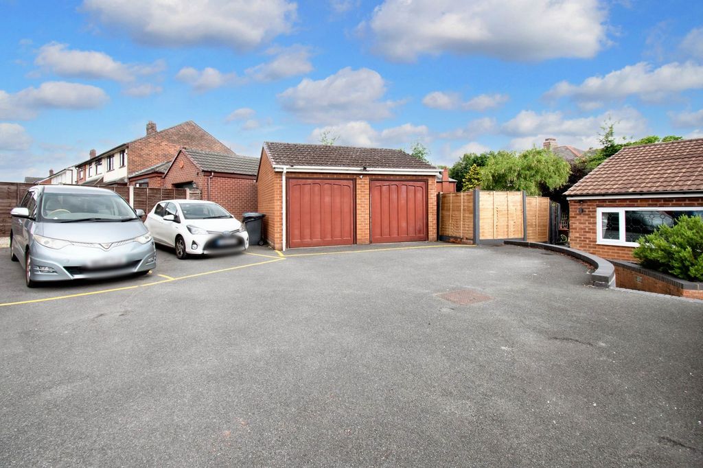 Property photo 3 of 34