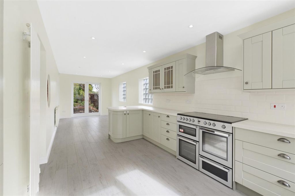 Property photo 3 of 31 6