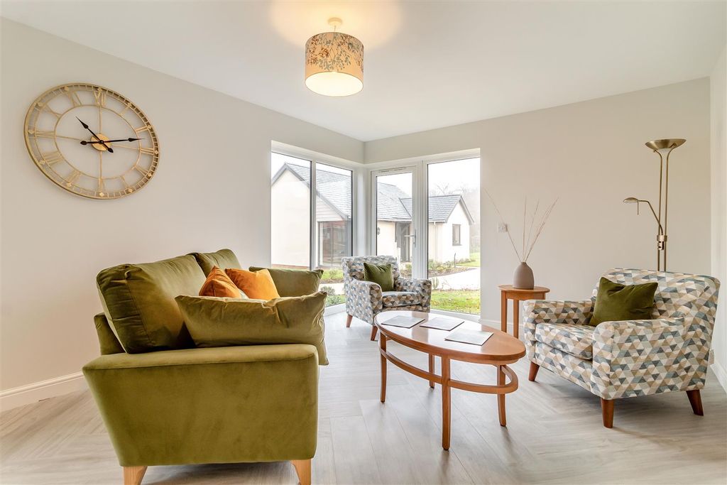 Property photo 3 of 12