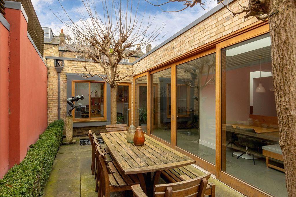 Additional image 15 of 6 bed detached house to rentBrunswick Gardens, Cambridge CB5