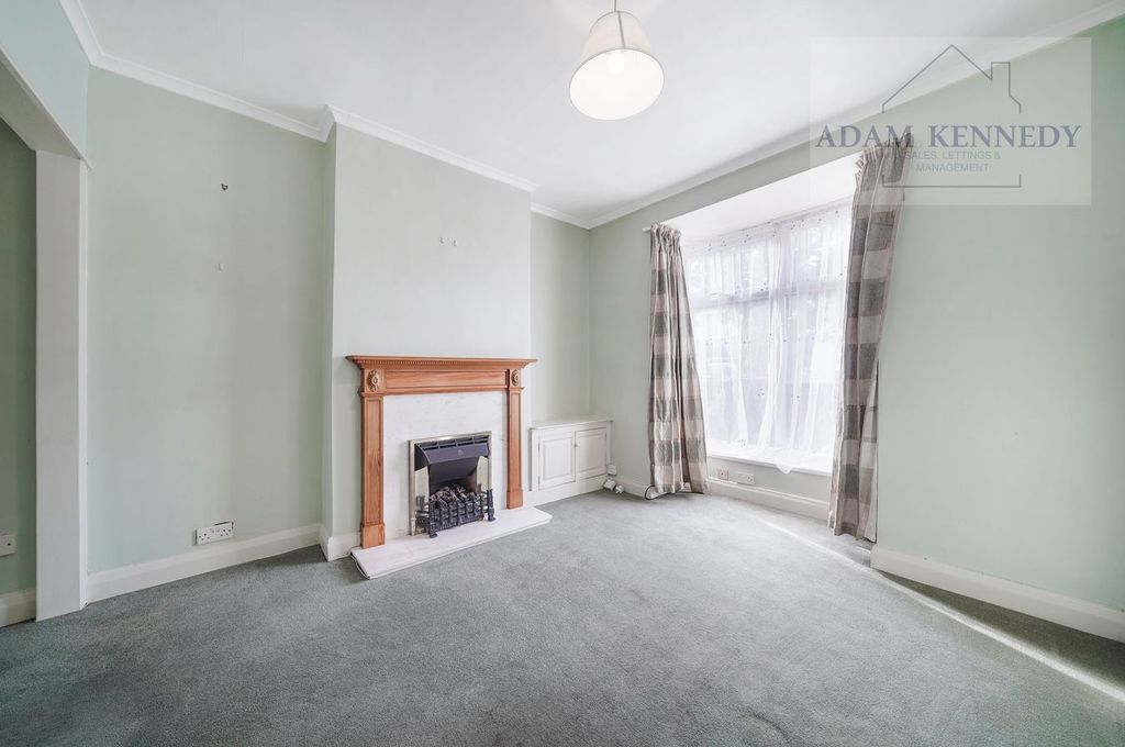 Property photo 2 of 25