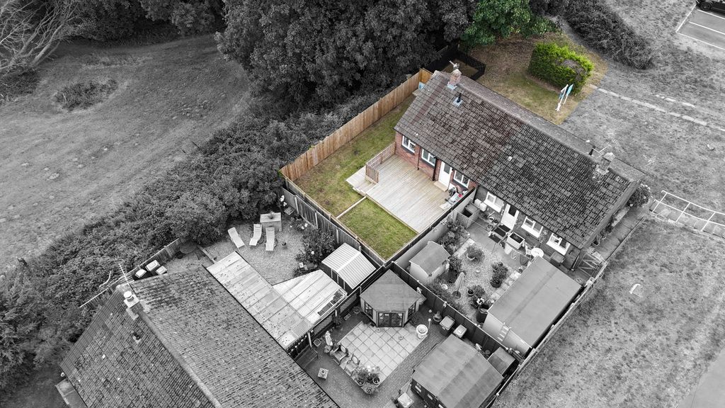 Property photo 1 of 28