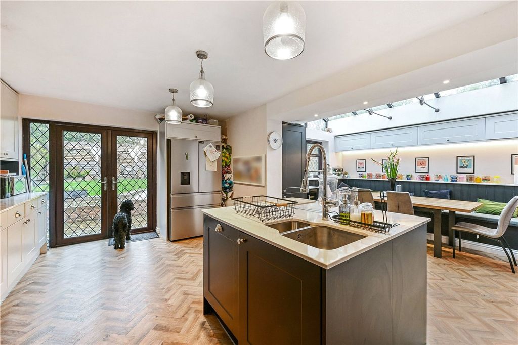 Property photo 2 of 18 Picture No. 21