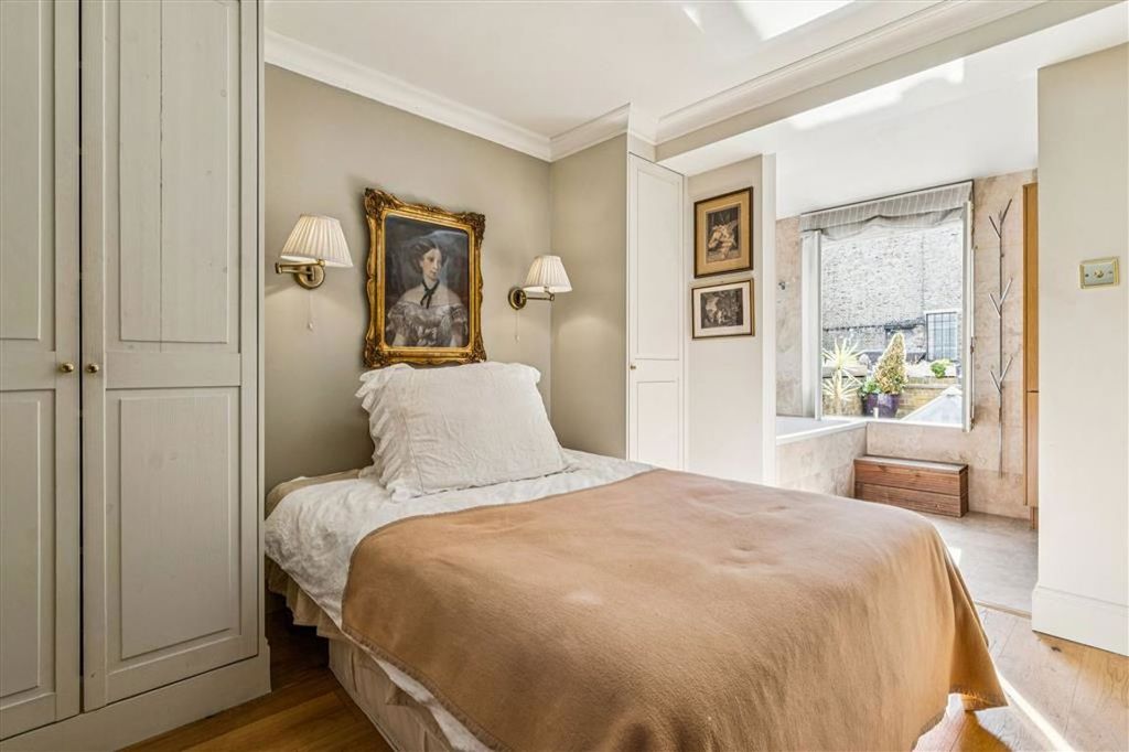 Property photo 3 of 8