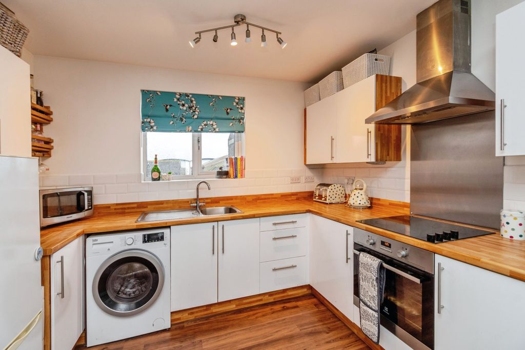 Property photo 2 of 15 Kitchen