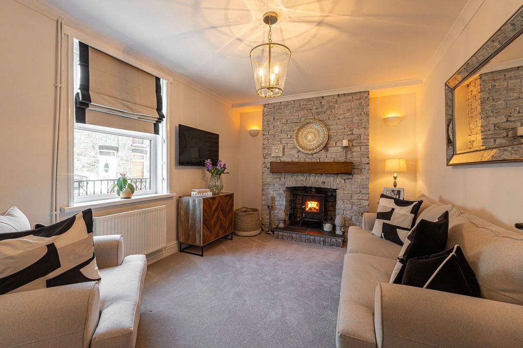 Property photo 2 of 56