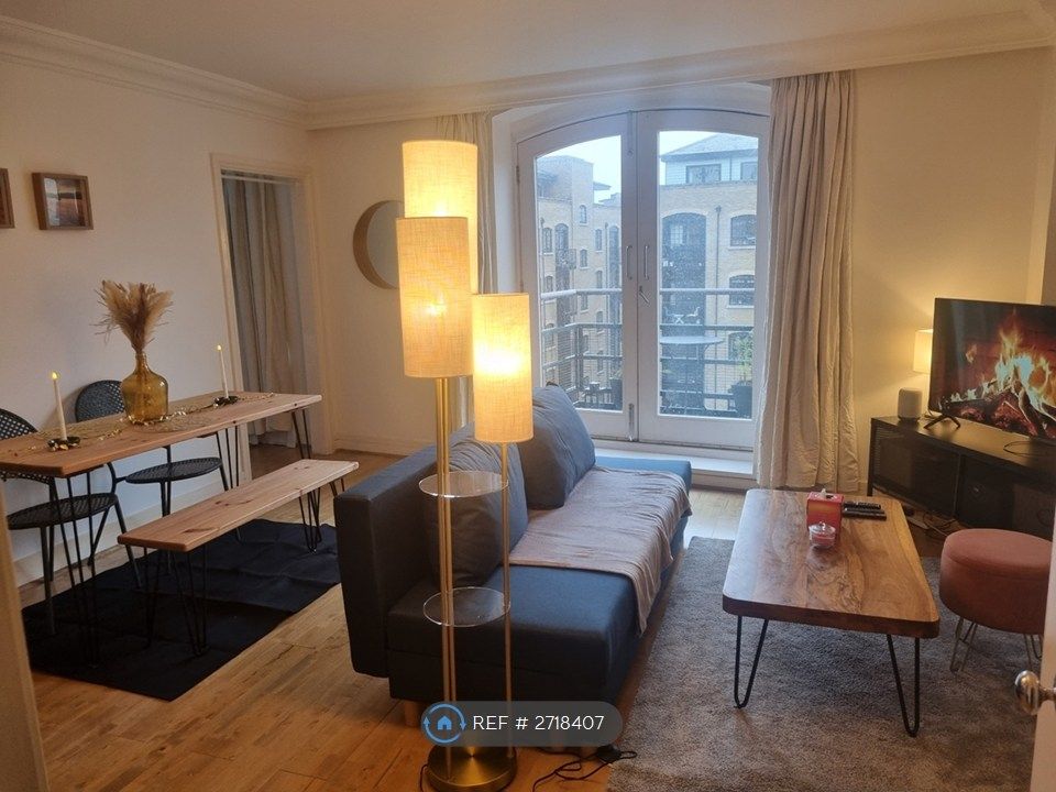 Property photo 2 of 6 Living Room