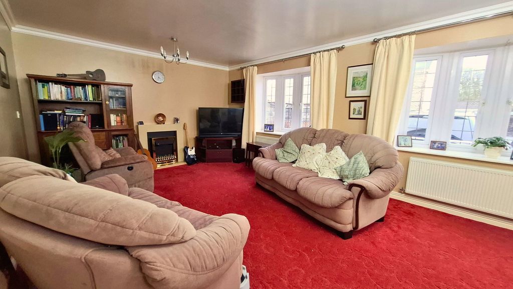 Property photo 3 of 19