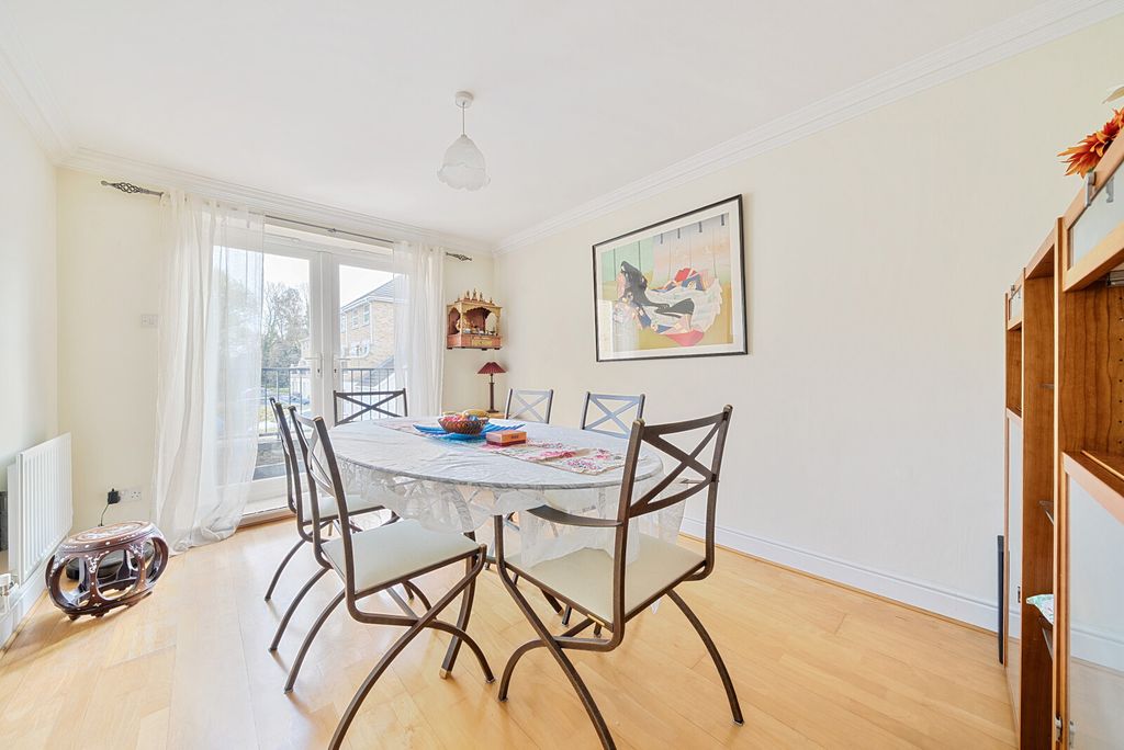 Property photo 3 of 17 Dining Room