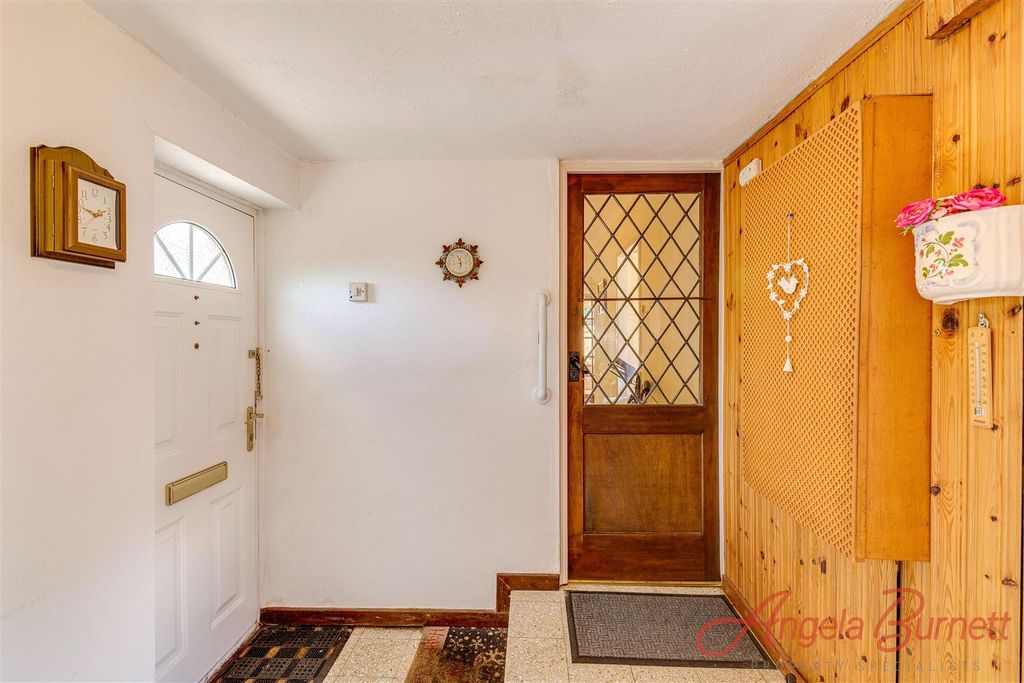 Property photo 3 of 20 Entrance Lobby
