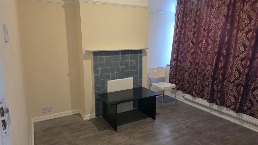 Property photo 2 of 6 20251106_114838.Jpg