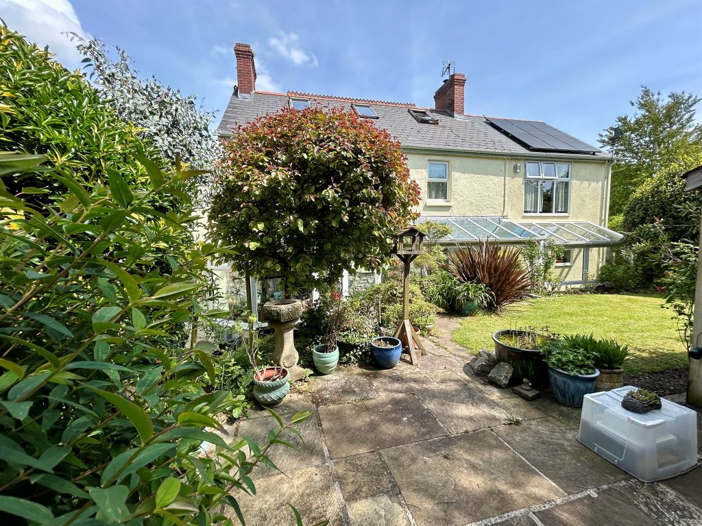 Property photo 2 of 22