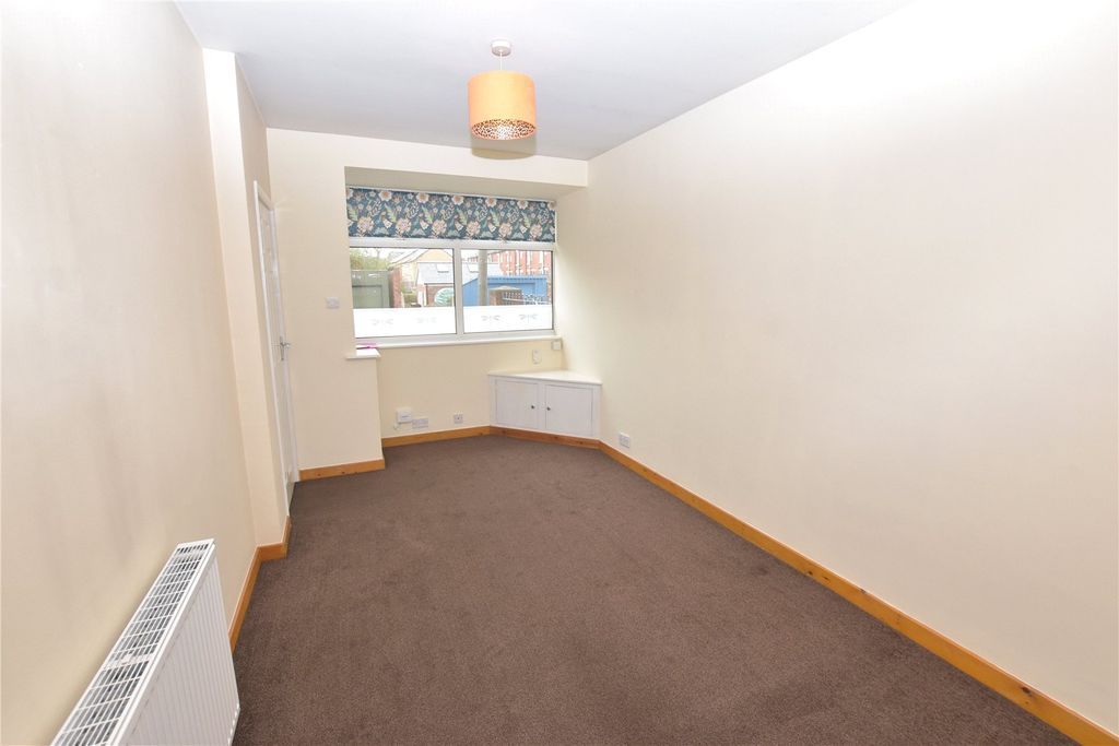 Property photo 2 of 12 Picture No. 21