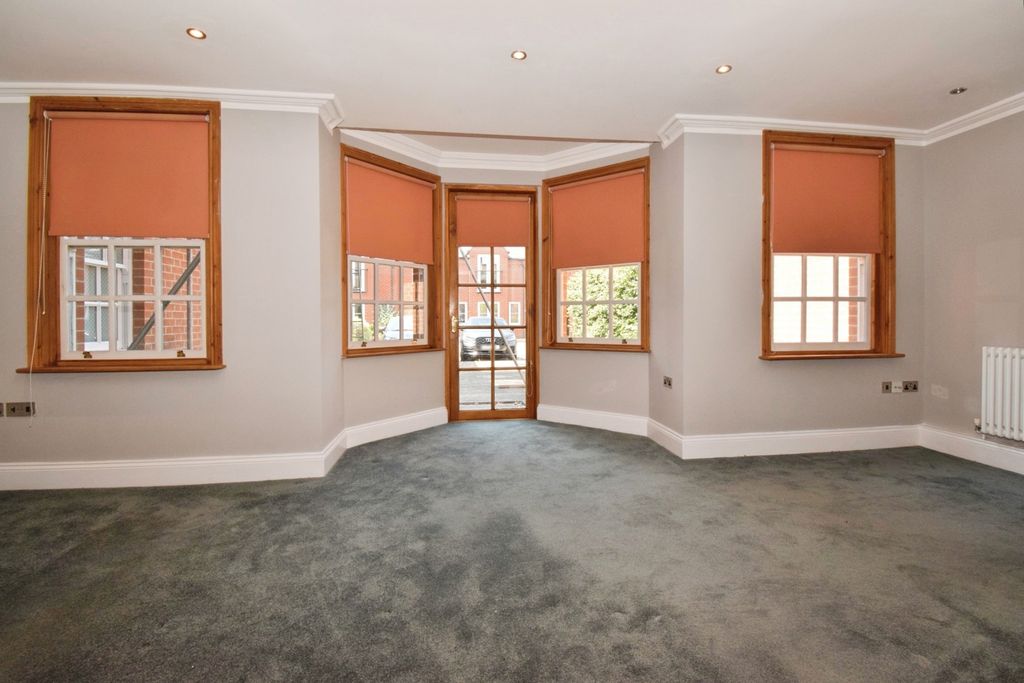 Property photo 3 of 17 Photo