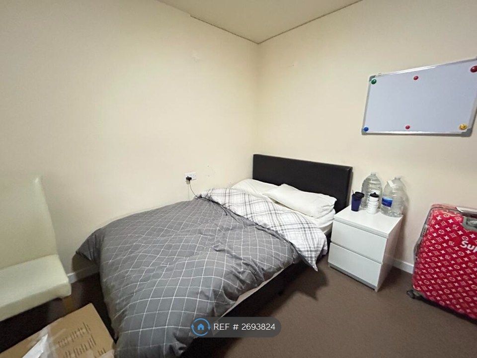 Property photo 3 of 6 Bedroom