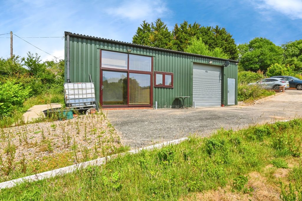 Property photo 1 of 16 External