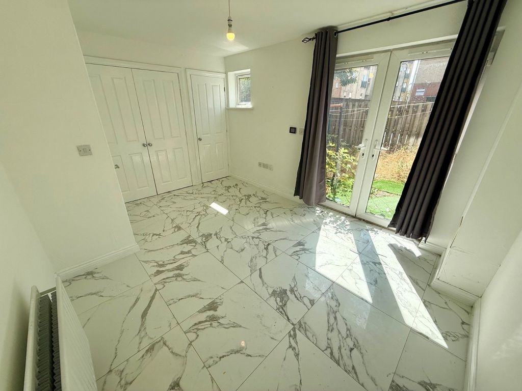 Property photo 2 of 16 Picture No. 26