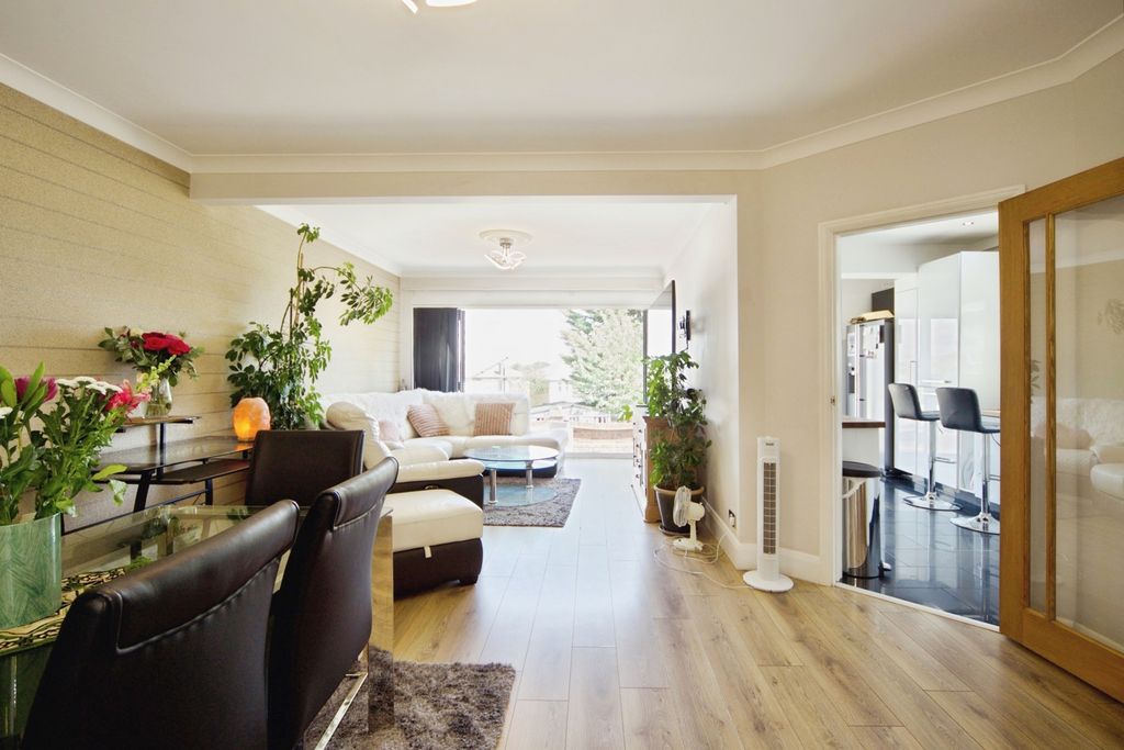 Property photo 2 of 25 Pbox-Img.Jpg
