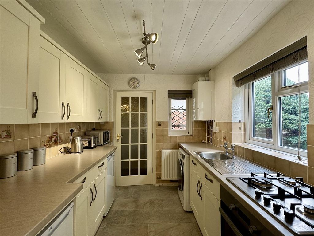 Property photo 2 of 23 Kitchen