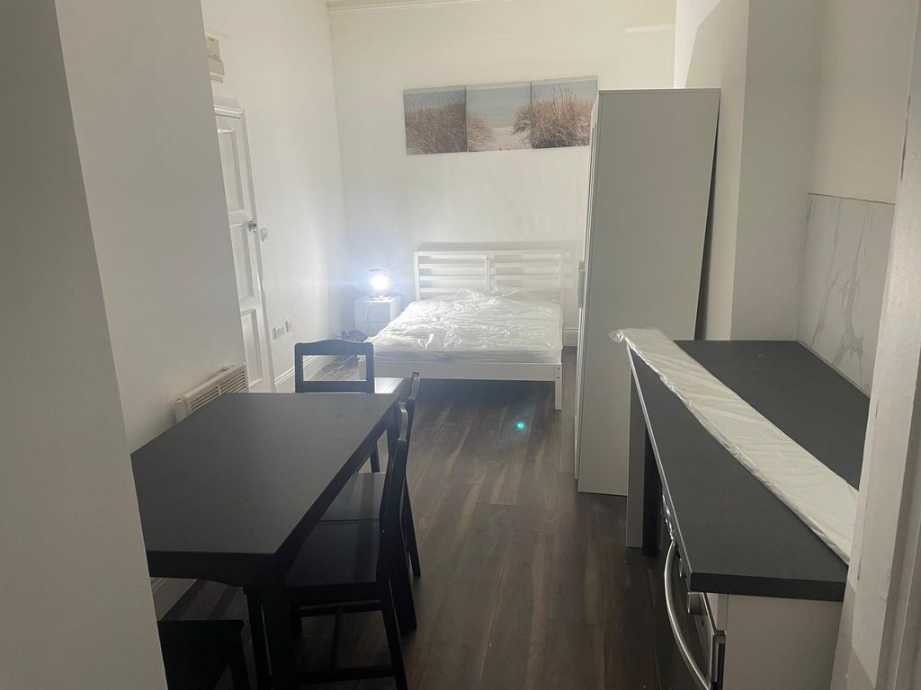 Property photo 1 of 4