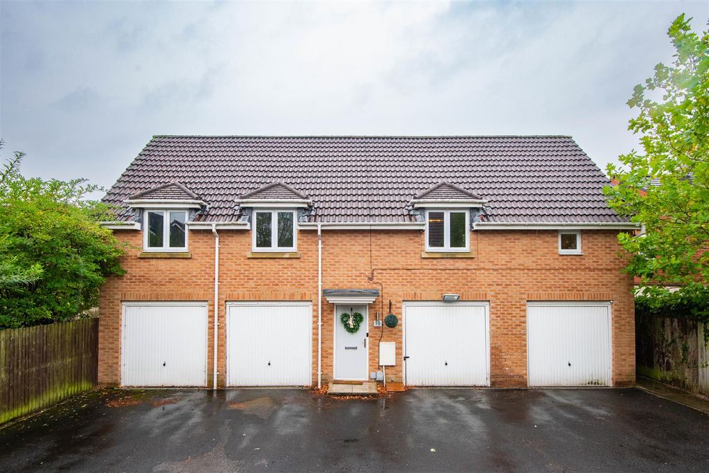 Property photo 1 of 13 Front External